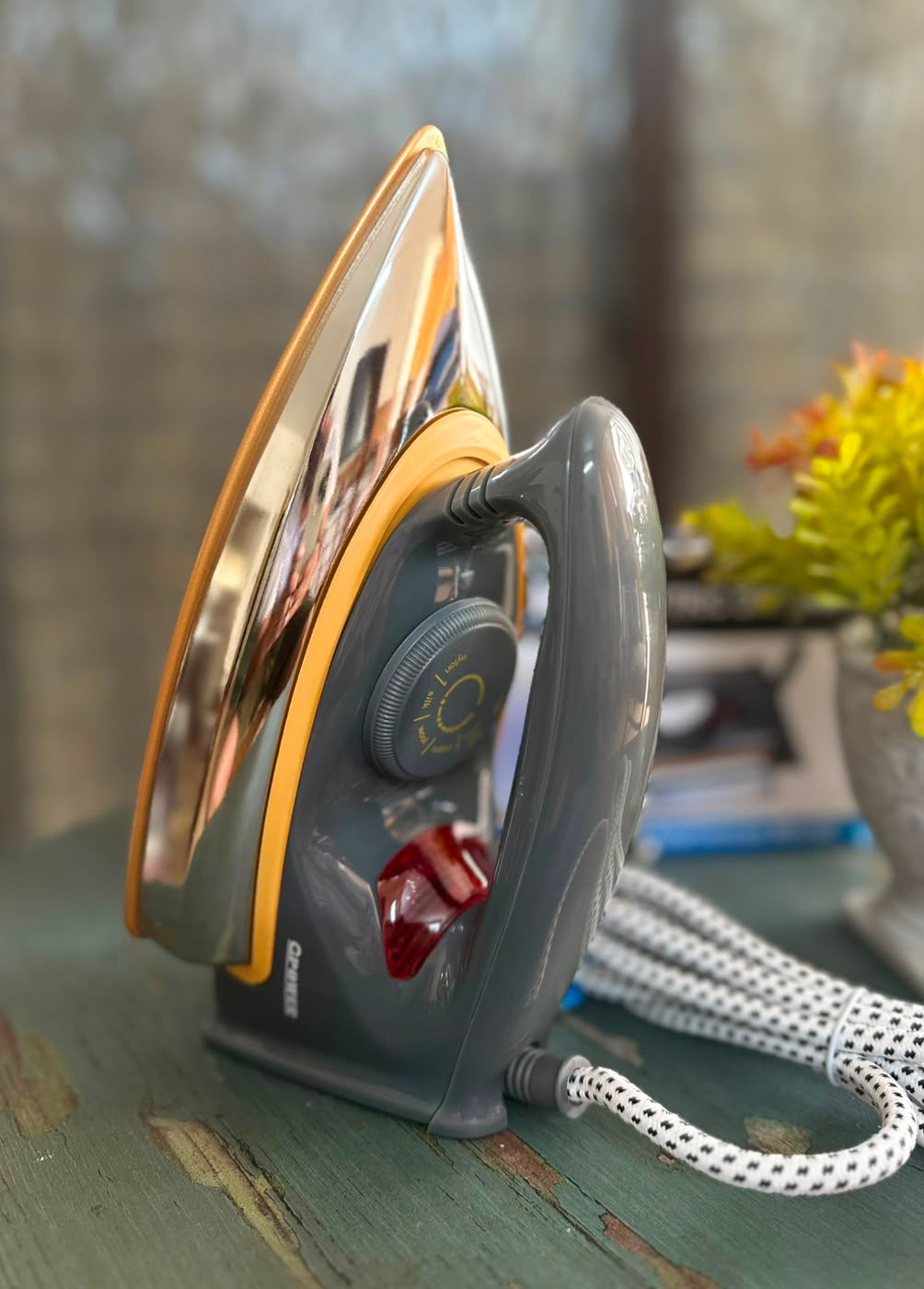 Dry Iron - Electric / GP-705